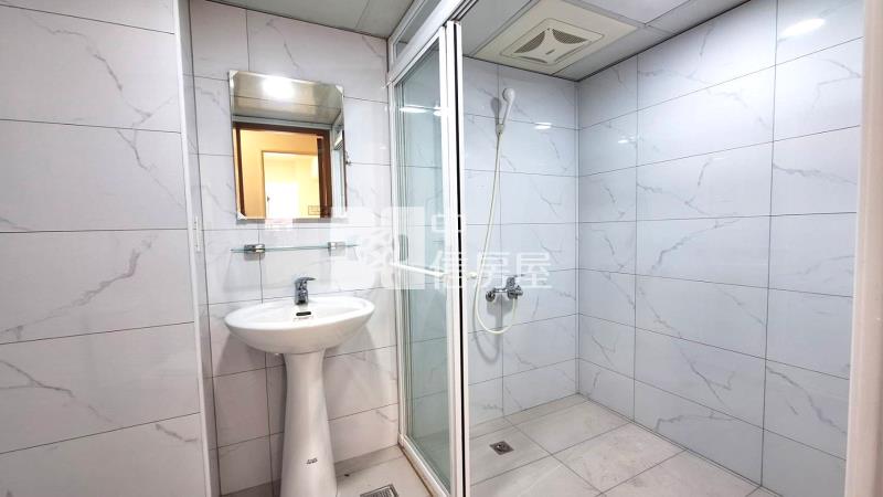 昌平商圈大空間精裝四房平車房屋室內格局與周邊環境