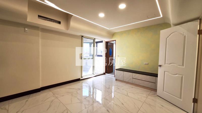 昌平商圈大空間精裝四房平車房屋室內格局與周邊環境