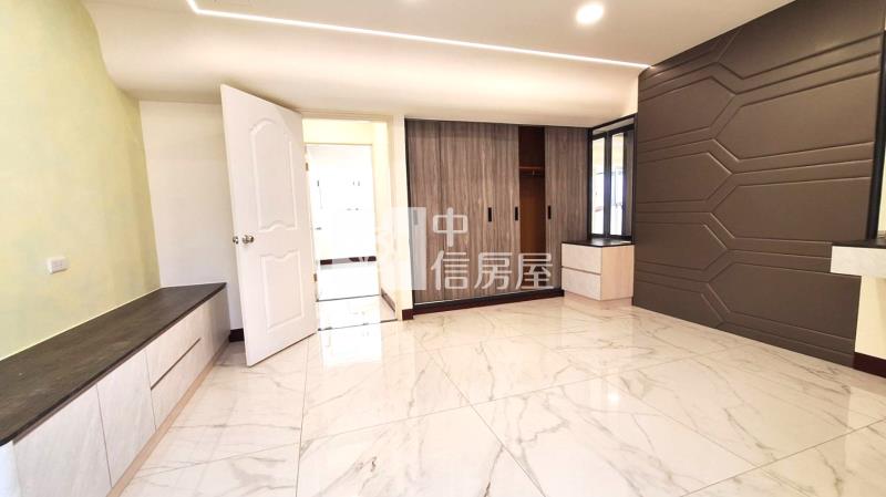 昌平商圈大空間精裝四房平車房屋室內格局與周邊環境