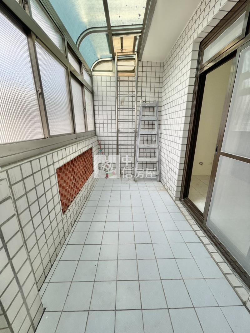 【新世紀】近龍潭市區5房+車庫停車房屋室內格局與周邊環境