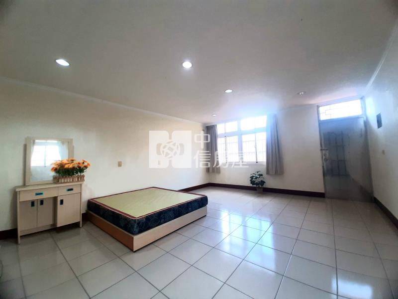 新明國中旁美透天房屋室內格局與周邊環境