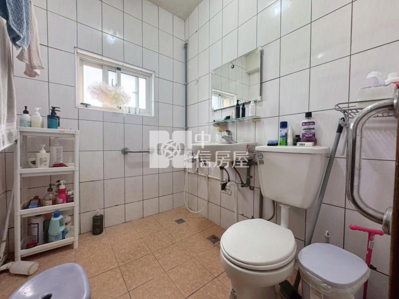 近太平國小臨10米路金店面房屋室內格局與周邊環境