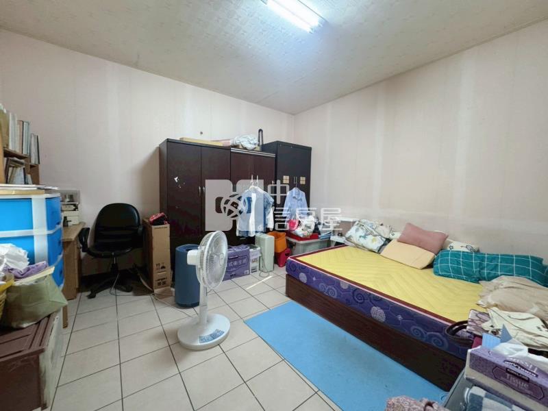 近太平國小臨10米路金店面房屋室內格局與周邊環境