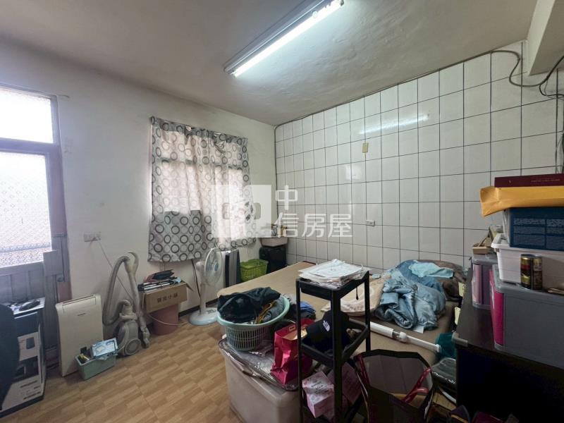 近太平國小臨10米路金店面房屋室內格局與周邊環境