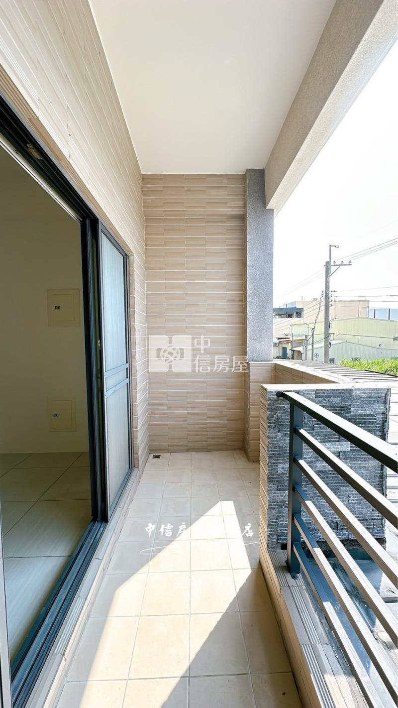 近新港台塑輕屋齡車庫別墅房屋室內格局與周邊環境