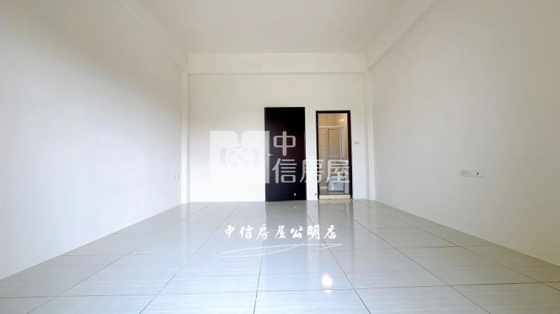 近新港台塑輕屋齡車庫別墅房屋室內格局與周邊環境