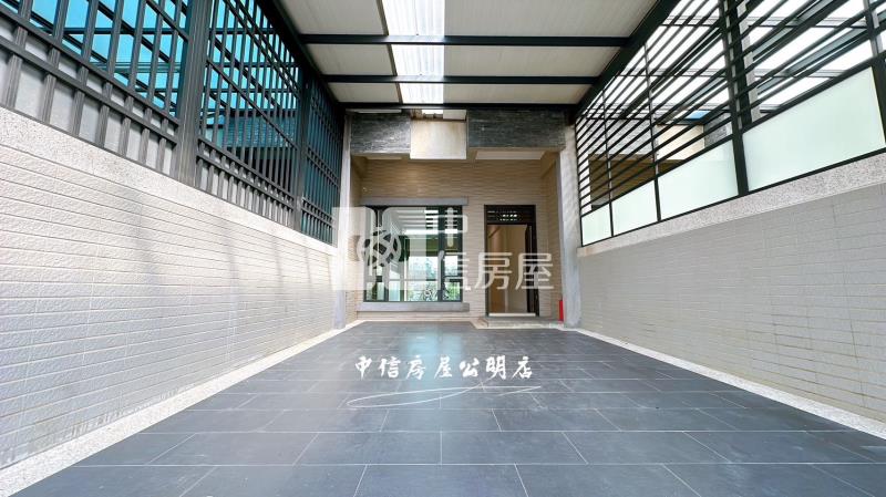 近新港台塑輕屋齡車庫別墅房屋室內格局與周邊環境