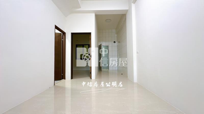 近新港台塑輕屋齡車庫別墅房屋室內格局與周邊環境