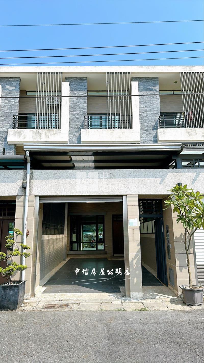 近新港台塑輕屋齡車庫別墅房屋室內格局與周邊環境