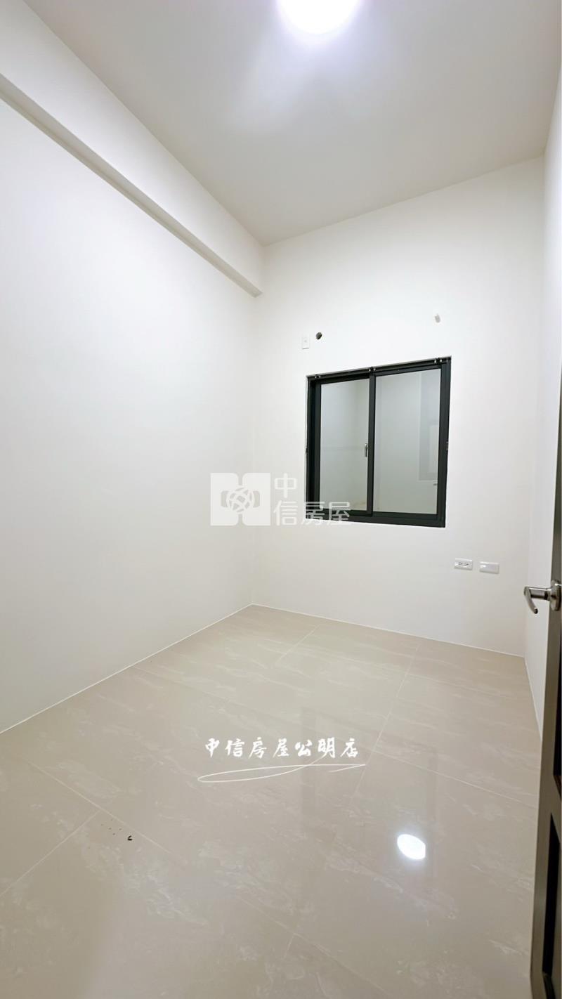 近新港台塑輕屋齡車庫別墅房屋室內格局與周邊環境