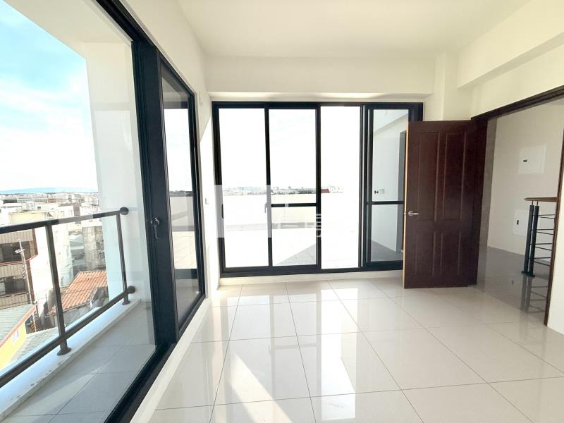 紅瓦厝全新12米面寬電梯雙車墅房屋室內格局與周邊環境