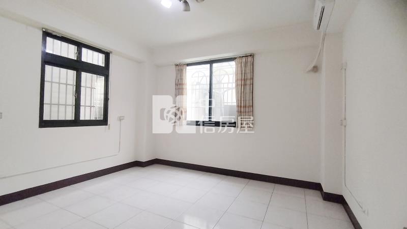 大里二期臨路車庫別墅房屋室內格局與周邊環境