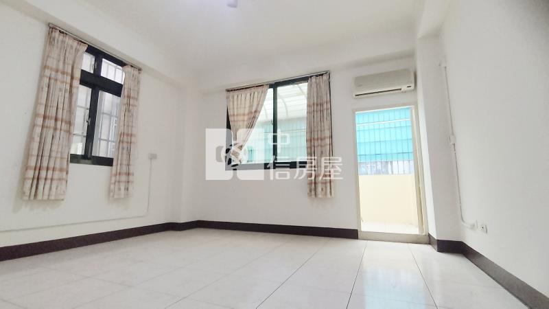 大里二期臨路車庫別墅房屋室內格局與周邊環境