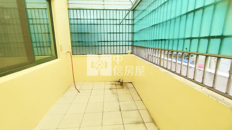 大里二期臨路車庫別墅房屋室內格局與周邊環境