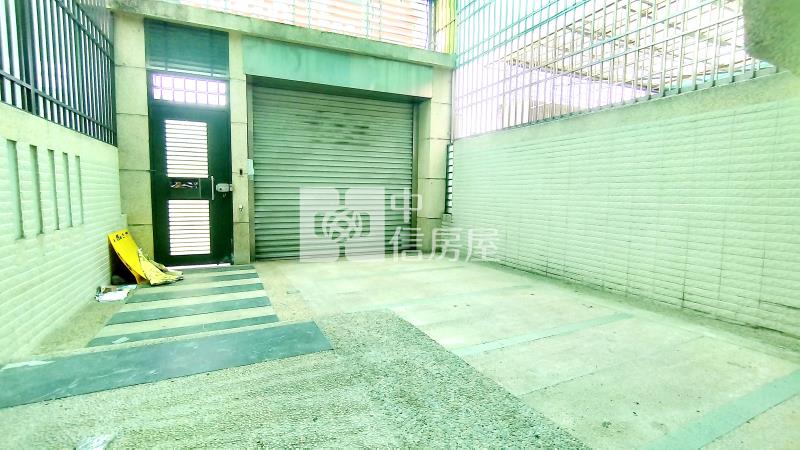 大里二期臨路車庫別墅房屋室內格局與周邊環境