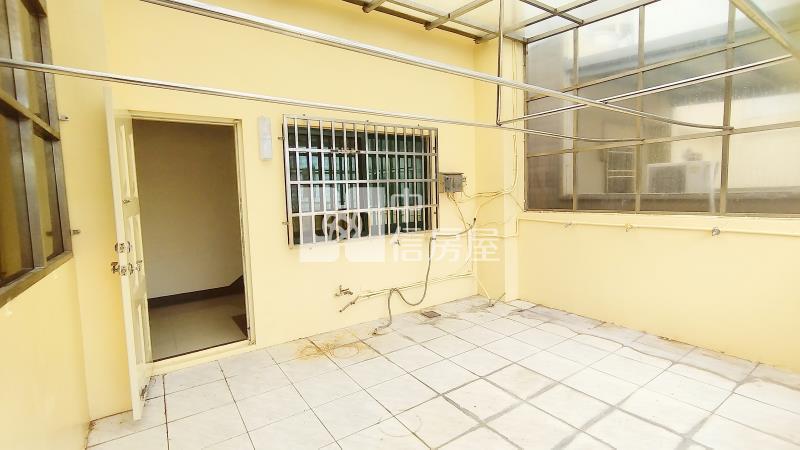 大里二期臨路車庫別墅房屋室內格局與周邊環境