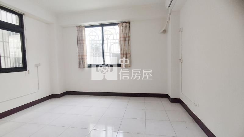 大里二期臨路車庫別墅房屋室內格局與周邊環境