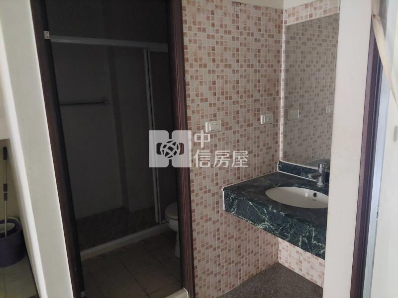 屏東市榮總店面房屋室內格局與周邊環境