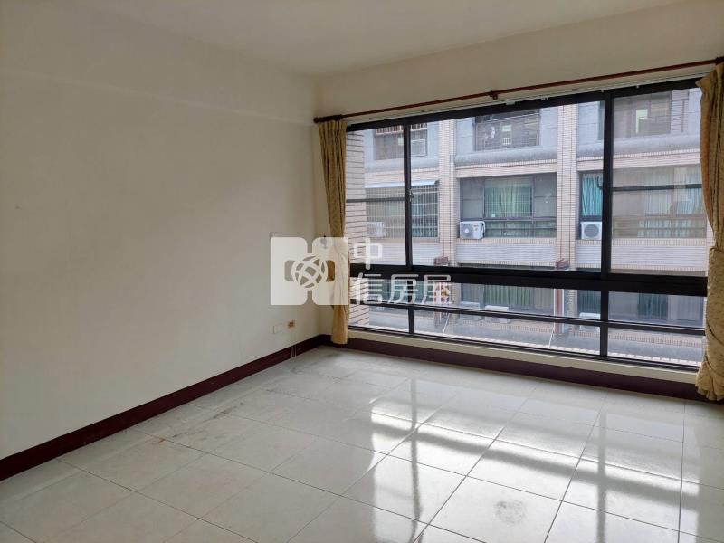 屏東市榮總店面房屋室內格局與周邊環境