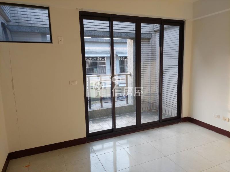 屏東市榮總店面房屋室內格局與周邊環境