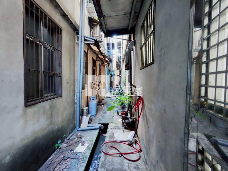 東安國小大面寬透天房屋室內格局與周邊環境