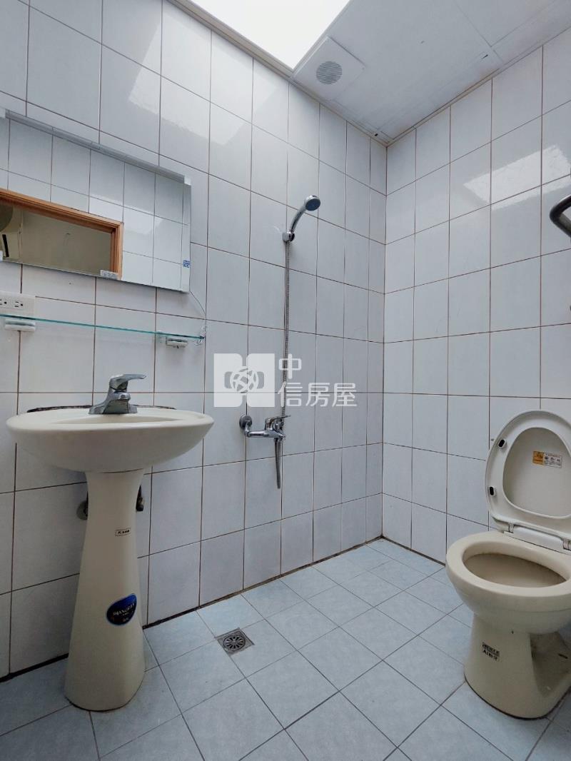 東安國小大面寬透天房屋室內格局與周邊環境