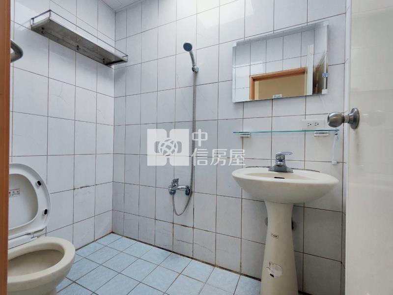 東安國小大面寬透天房屋室內格局與周邊環境