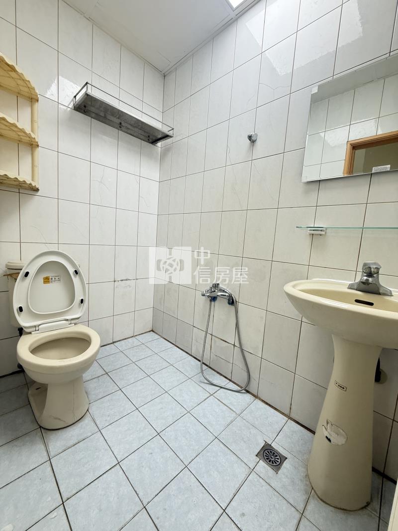 東安國小大面寬透天房屋室內格局與周邊環境