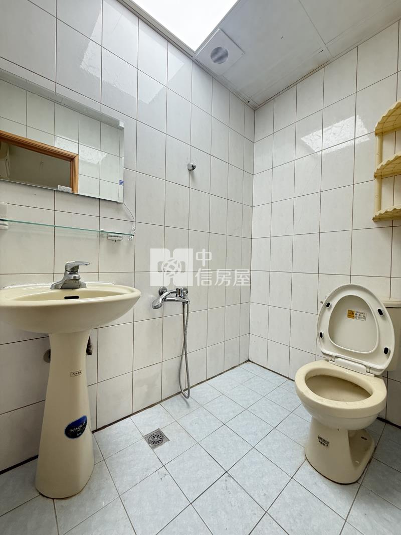 東安國小大面寬透天房屋室內格局與周邊環境