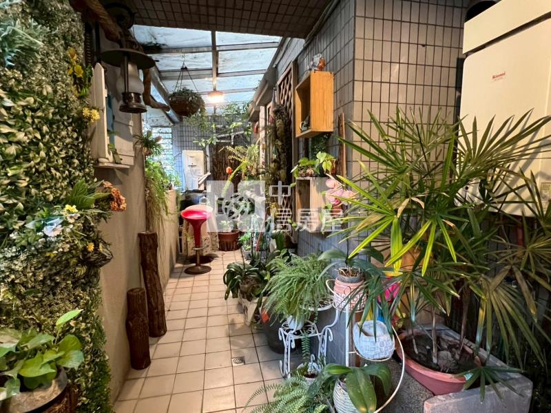 精誠商圈大四房平車露台戶房屋室內格局與周邊環境