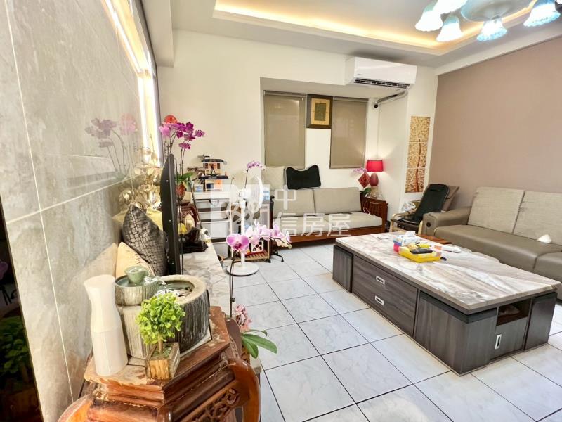 精誠商圈大四房平車露台戶房屋室內格局與周邊環境