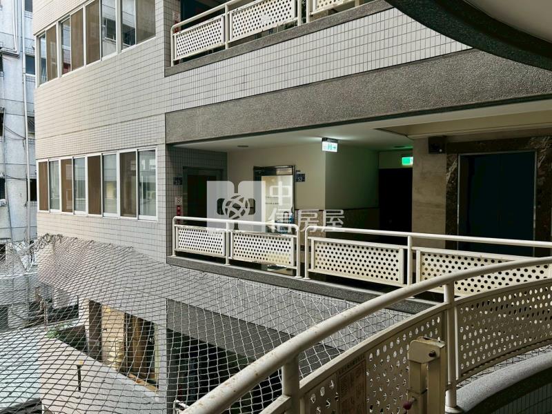 低總價收租置產工作室附車位房屋室內格局與周邊環境