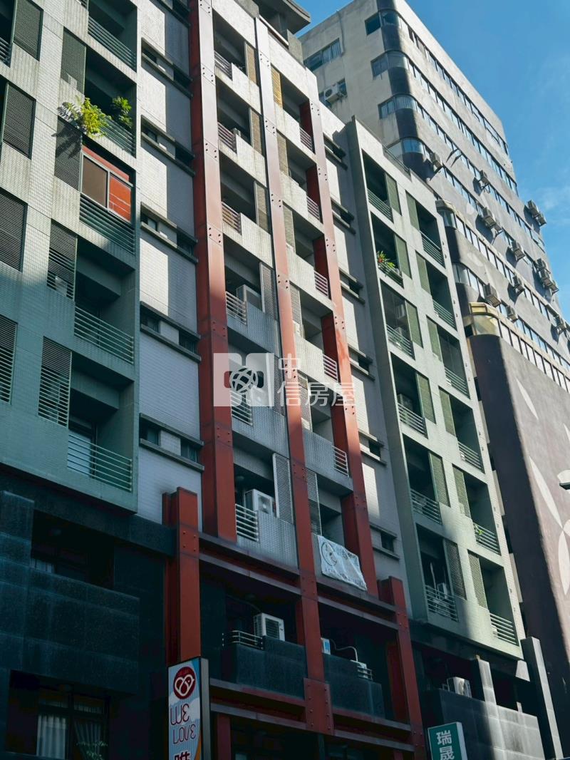 低總價收租置產工作室附車位房屋室內格局與周邊環境