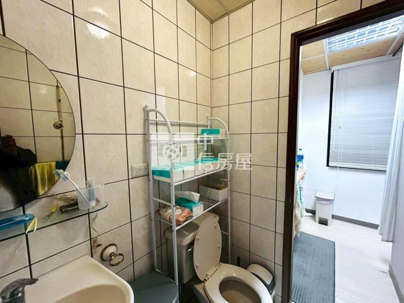 低總價收租置產工作室附車位房屋室內格局與周邊環境