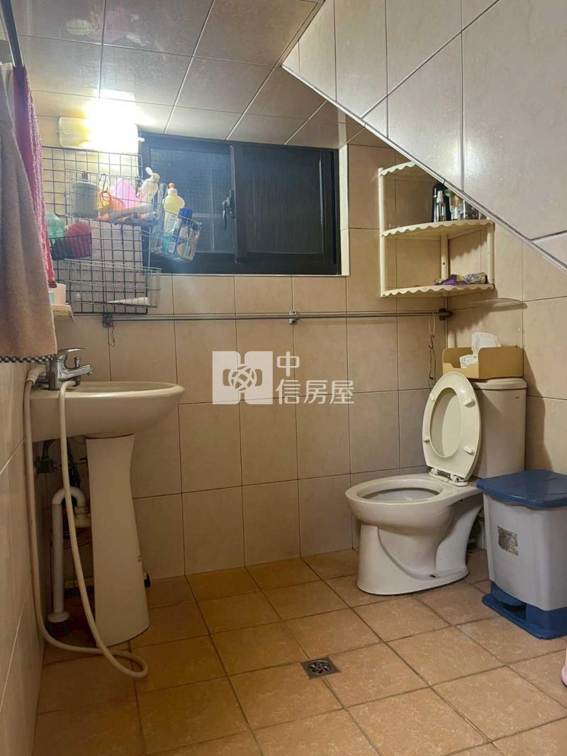 體育園區透天房屋室內格局與周邊環境