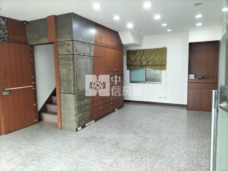 瑞豐國中9米大面寬1+夾+2樓大店面房屋室內格局與周邊環境
