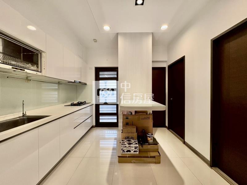 昂峰詠青|無限視野精裝大兩房附平車房屋室內格局與周邊環境