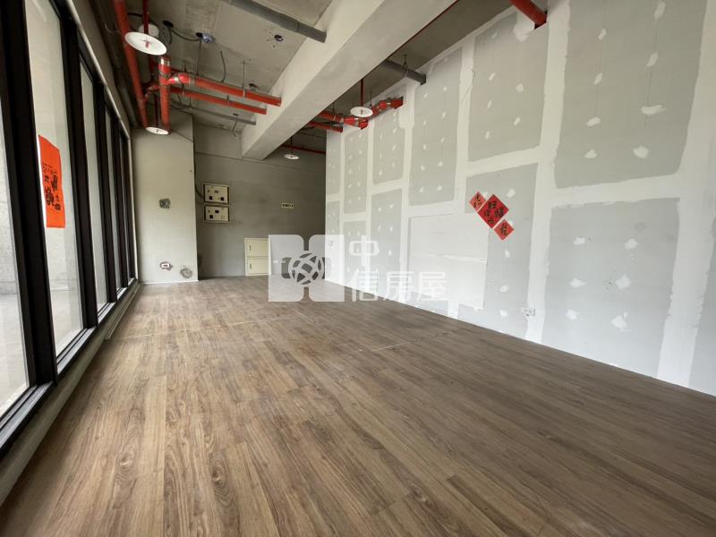 【安家】中路-京懋一號大面寬金店面房屋室內格局與周邊環境
