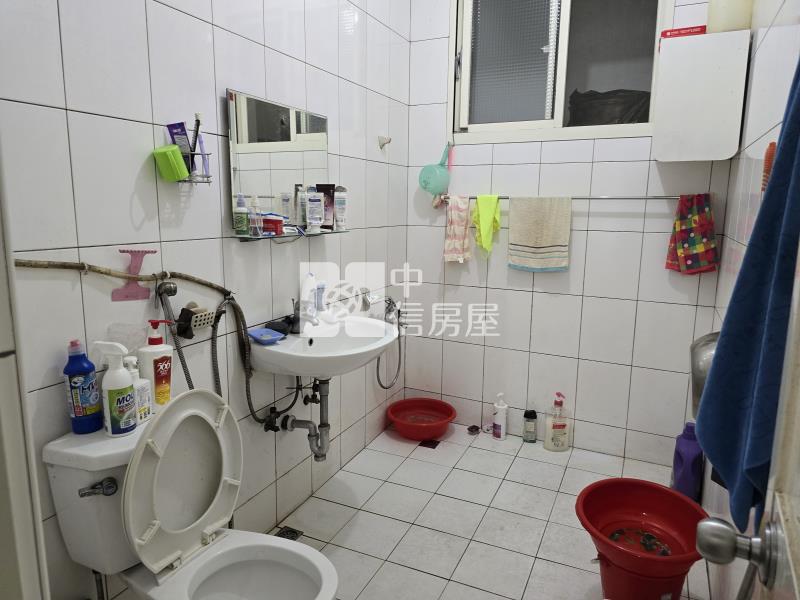 東安國中雙面寬透天房屋室內格局與周邊環境