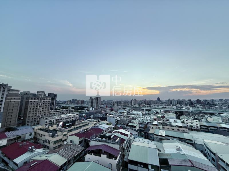 十期無限視野三面採光室內27坪大三房獨立平車房屋室內格局與周邊環境