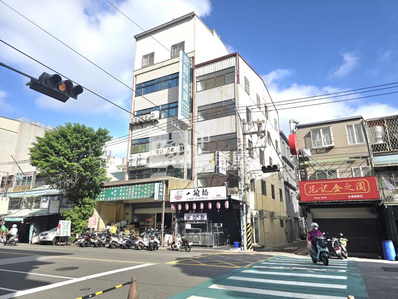 水湳經貿黃金邊間透店房屋室內格局與周邊環境