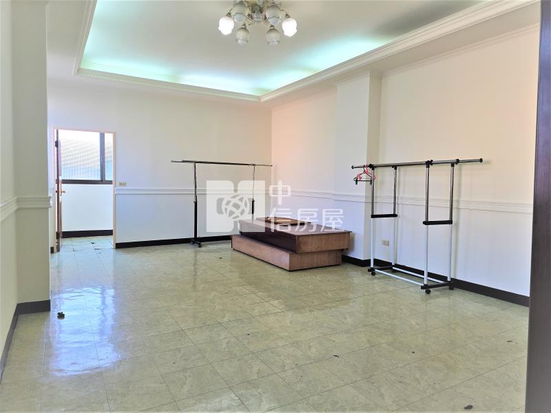 水湳經貿黃金邊間透店房屋室內格局與周邊環境