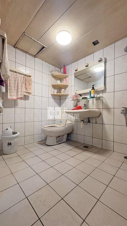 中原商圈前院停車方正大透天(中信卓越團隊)房屋室內格局與周邊環境