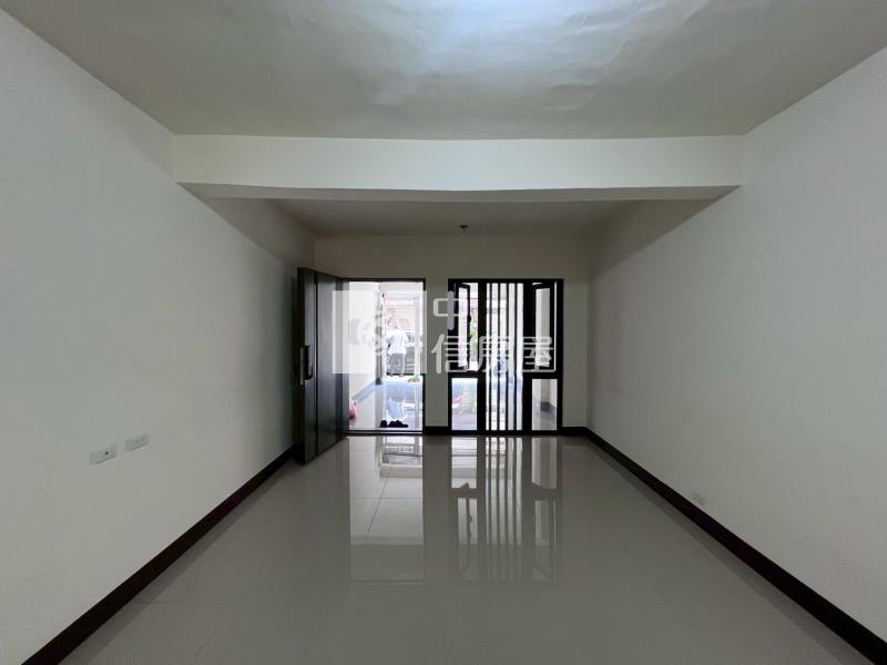 大里好來五街全新整理3房大地坪透天房屋室內格局與周邊環境