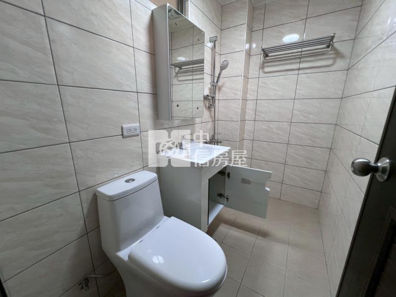 大里好來五街全新整理3房大地坪透天房屋室內格局與周邊環境