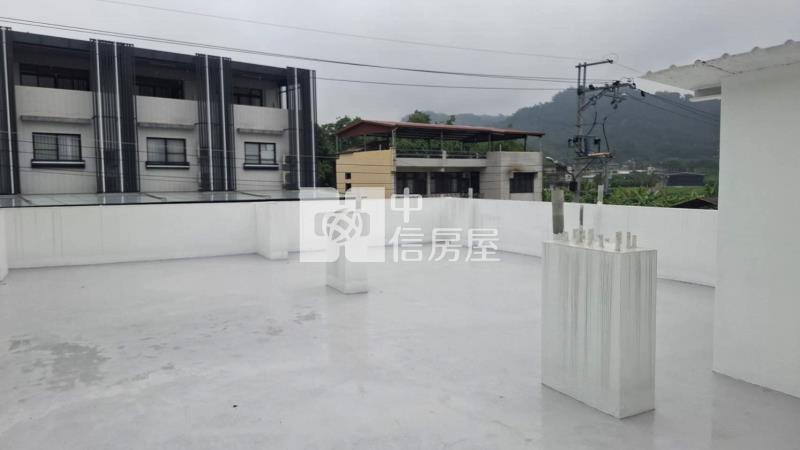 南投市中興國中大面寬庭院平房房屋室內格局與周邊環境