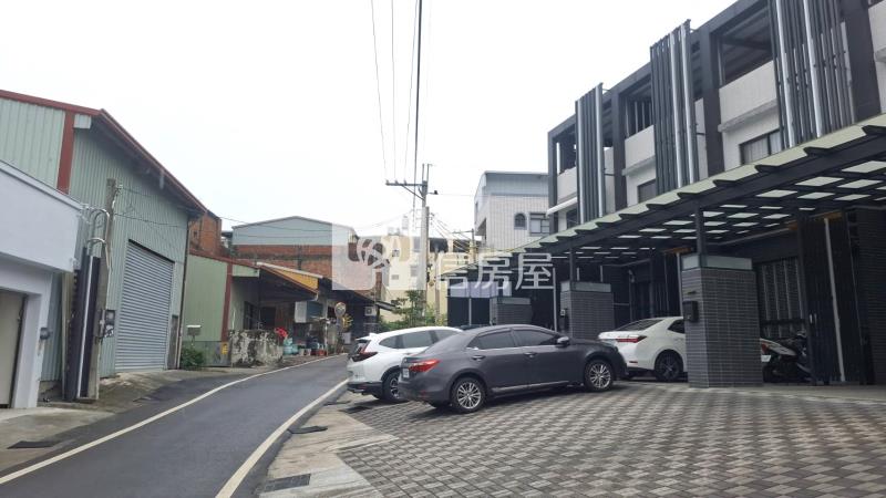 南投市中興國中大面寬庭院平房房屋室內格局與周邊環境