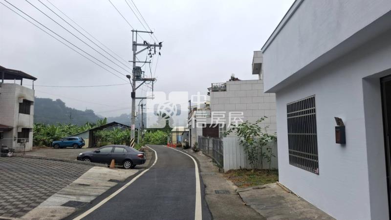 南投市中興國中大面寬庭院平房房屋室內格局與周邊環境