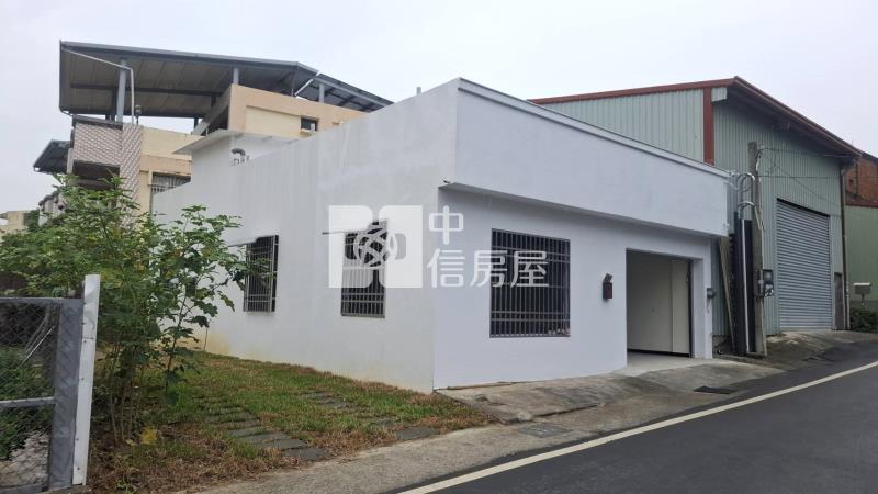 南投市中興國中大面寬庭院平房房屋室內格局與周邊環境