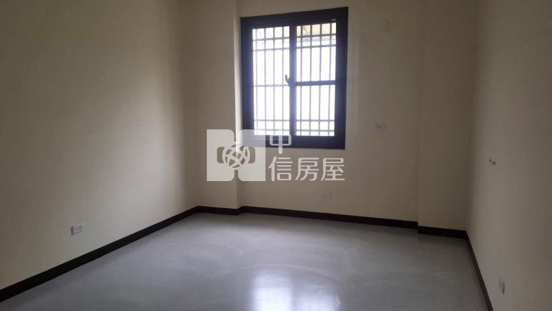 南投市中興國中大面寬庭院平房房屋室內格局與周邊環境